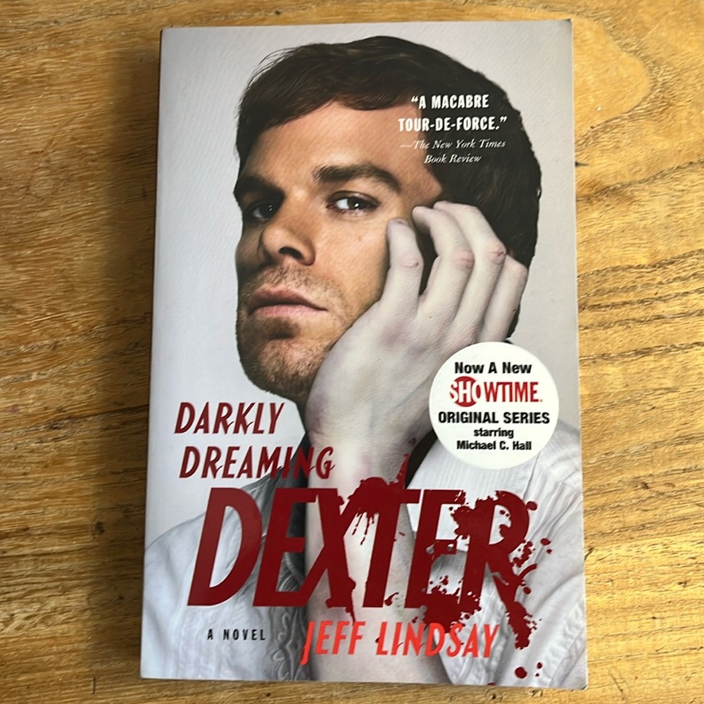 Darkly Dreaming Dexter by Jeff Lindsay